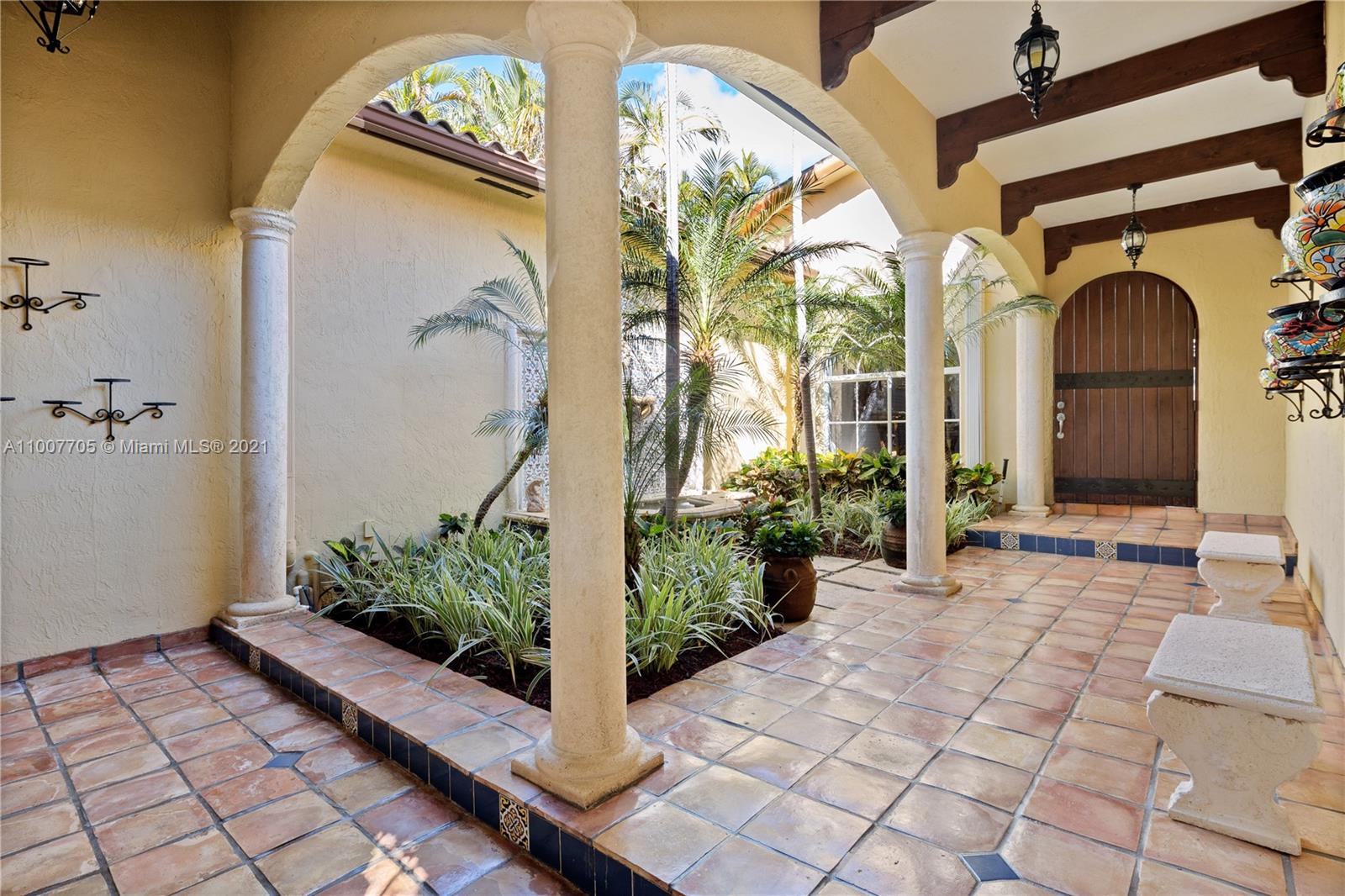 1385 North Biscayne Point Road Miami Beach, FL 33141 - Photo 4 of 68
