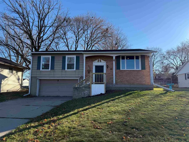 $140,900 | 3237 West Carthage Drive, Freeport, IL 61032