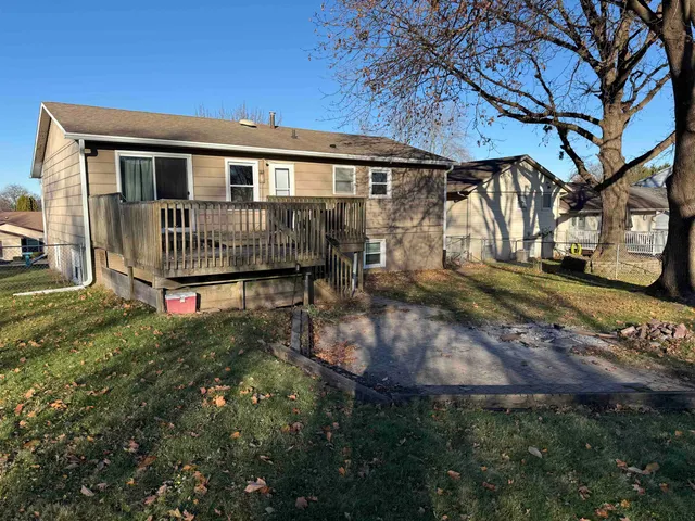 $140,900 | 3237 West Carthage Drive, Freeport, IL 61032