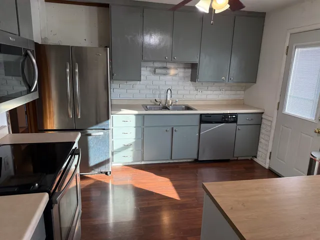 $140,900 | 3237 West Carthage Drive, Freeport, IL 61032