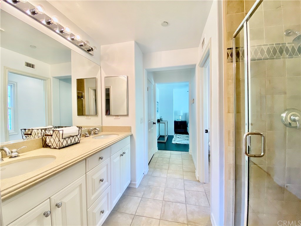 60 Clouds View Irvine, CA 92603 - Photo 18 of 37