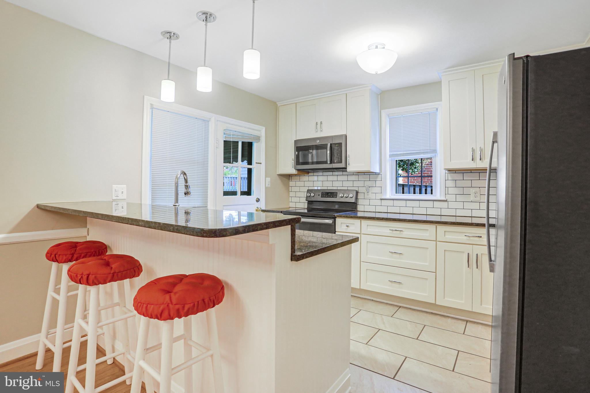 322 Gralan Road Catonsville, MD 21228 - Photo 12 of 35