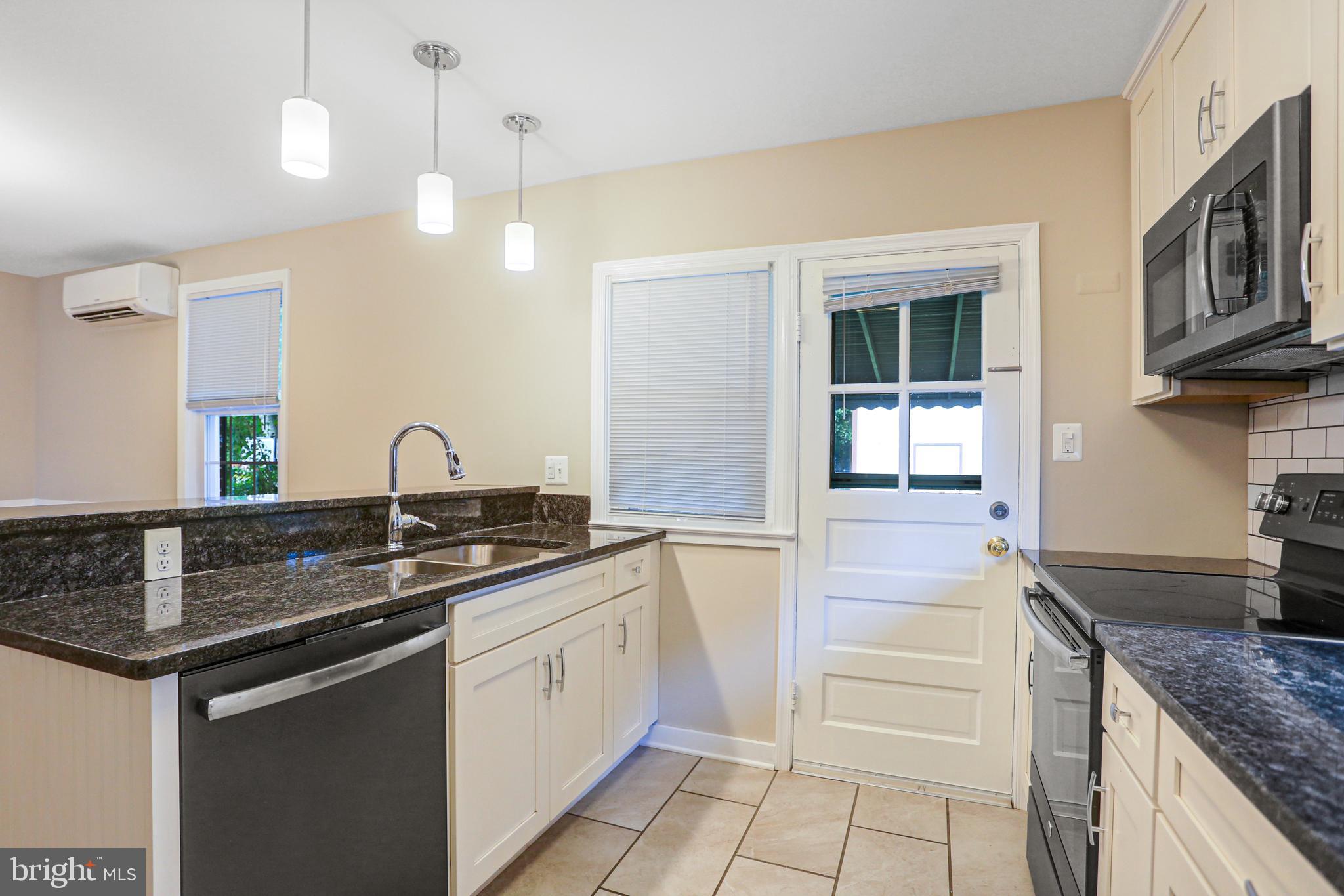 322 Gralan Road Catonsville, MD 21228 - Photo 13 of 35