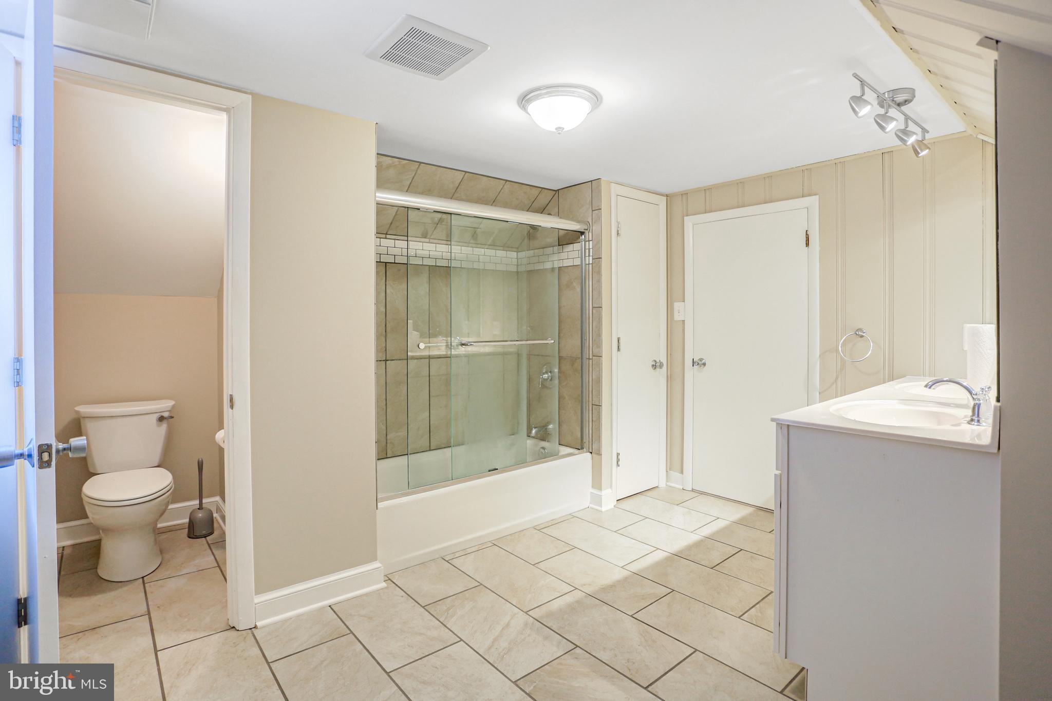 322 Gralan Road Catonsville, MD 21228 - Photo 23 of 35