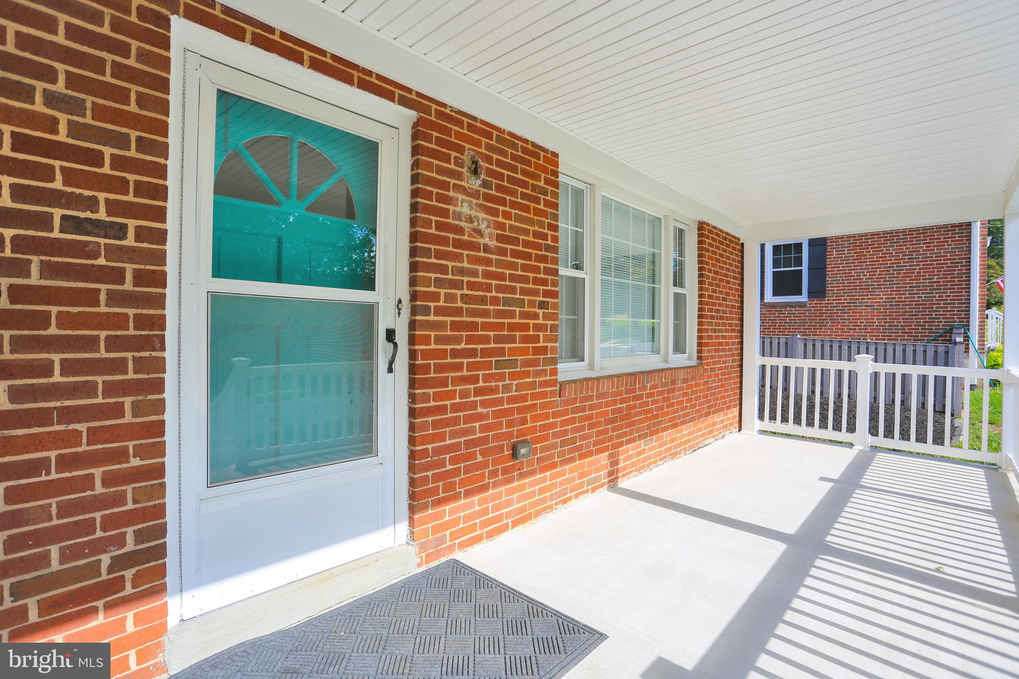 322 Gralan Road Catonsville, MD 21228 - Photo 4 of 35