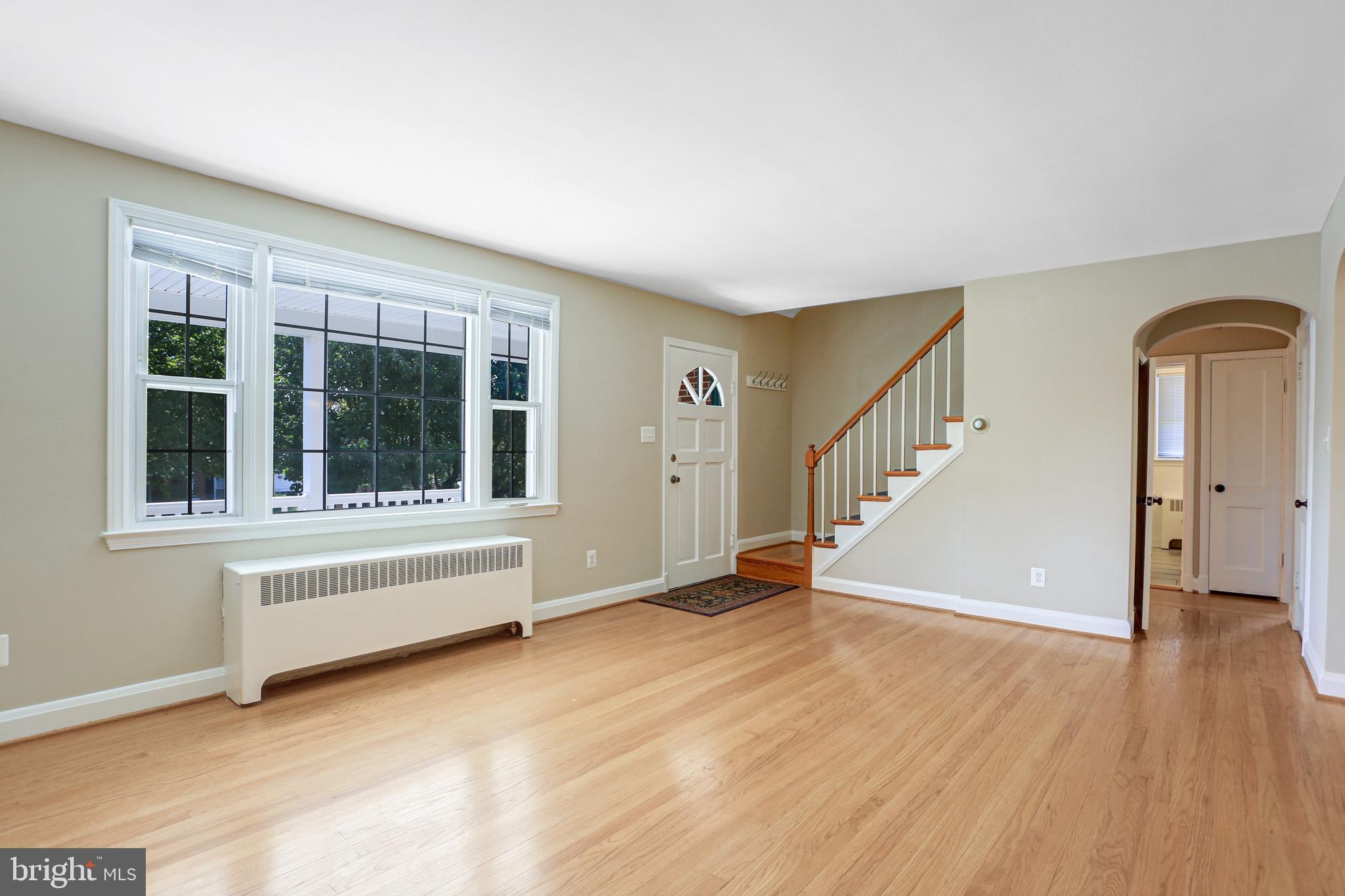 322 Gralan Road Catonsville, MD 21228 - Photo 7 of 35