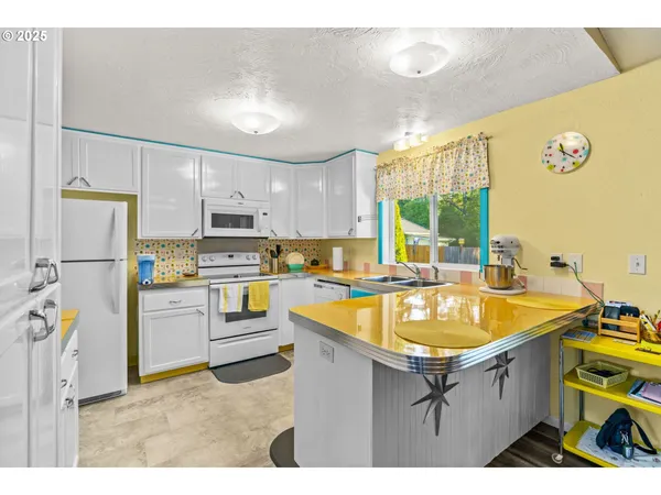 $475,000 | 4130 Munsel Creek Drive, Florence, OR 97439