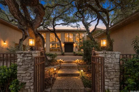 $649,000 | 3227 Old Blue Ridge Street, San Antonio, TX 78230