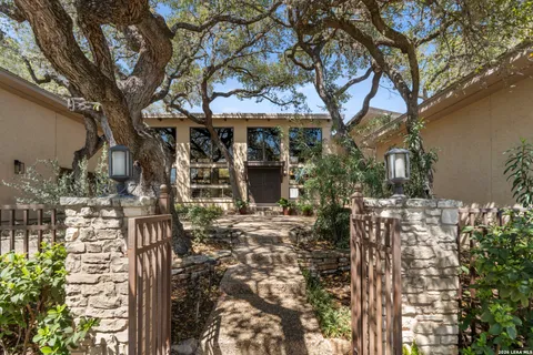 $649,000 | 3227 Old Blue Ridge Street, San Antonio, TX 78230