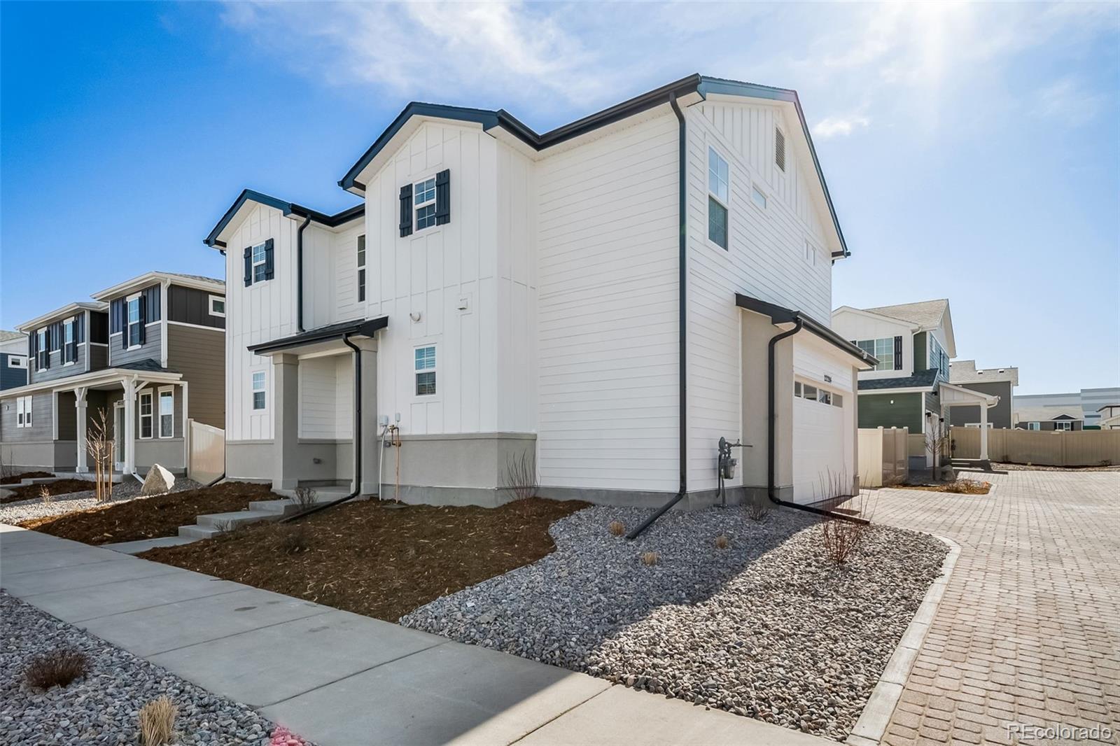 3913 North Rome Street Aurora, CO 80019 - Photo 2 of 42