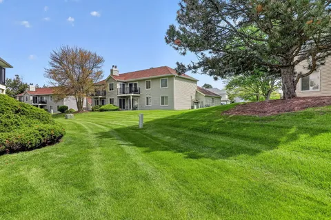 $285,000 | 7040 Remington Court, Unit 101, Woodridge, IL 60517