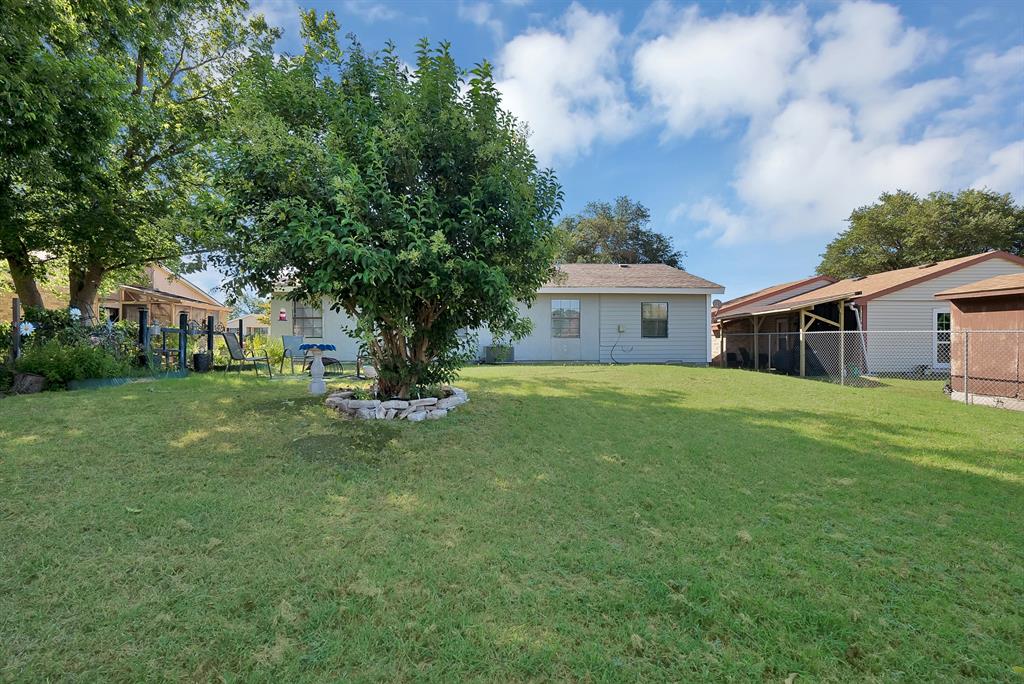 9519 County View Road Dallas, TX 75249 - Photo 20 of 31