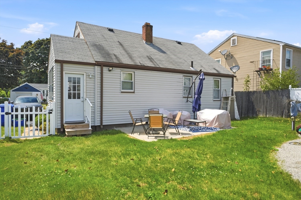 10 Jones Street Cumberland, RI 02864 - Photo 3 of 17