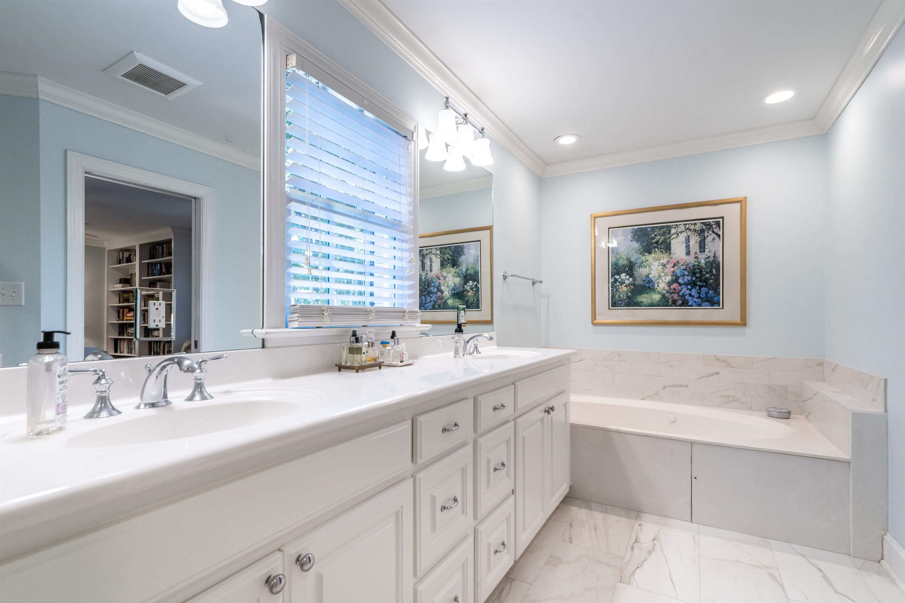 3324 Coleridge Drive Raleigh, NC 27609 - Photo 25 of 36 Master Bath