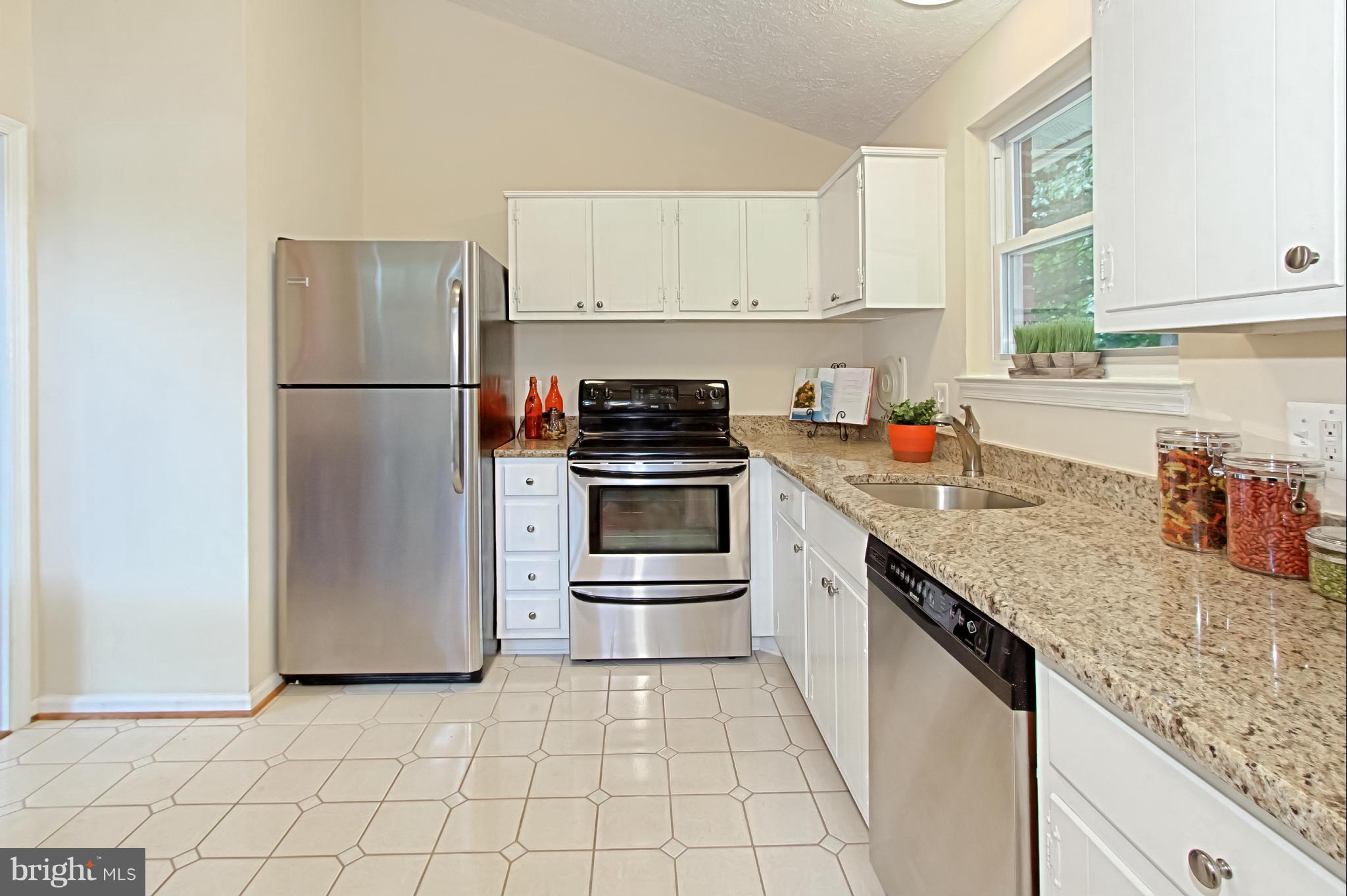 8948 Victoria Road Springfield, VA 22151 - Photo 11 of 30 Kitchen