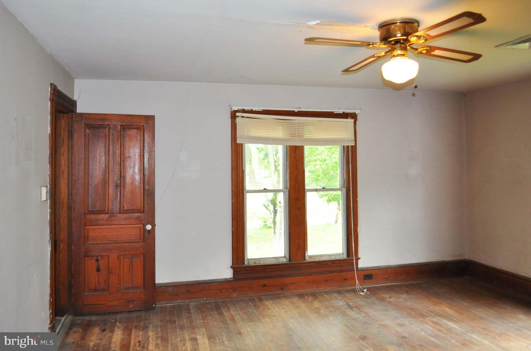 24052 Batna Road Lignum, VA 22726 - Photo 14 of 30 Front Bedroom