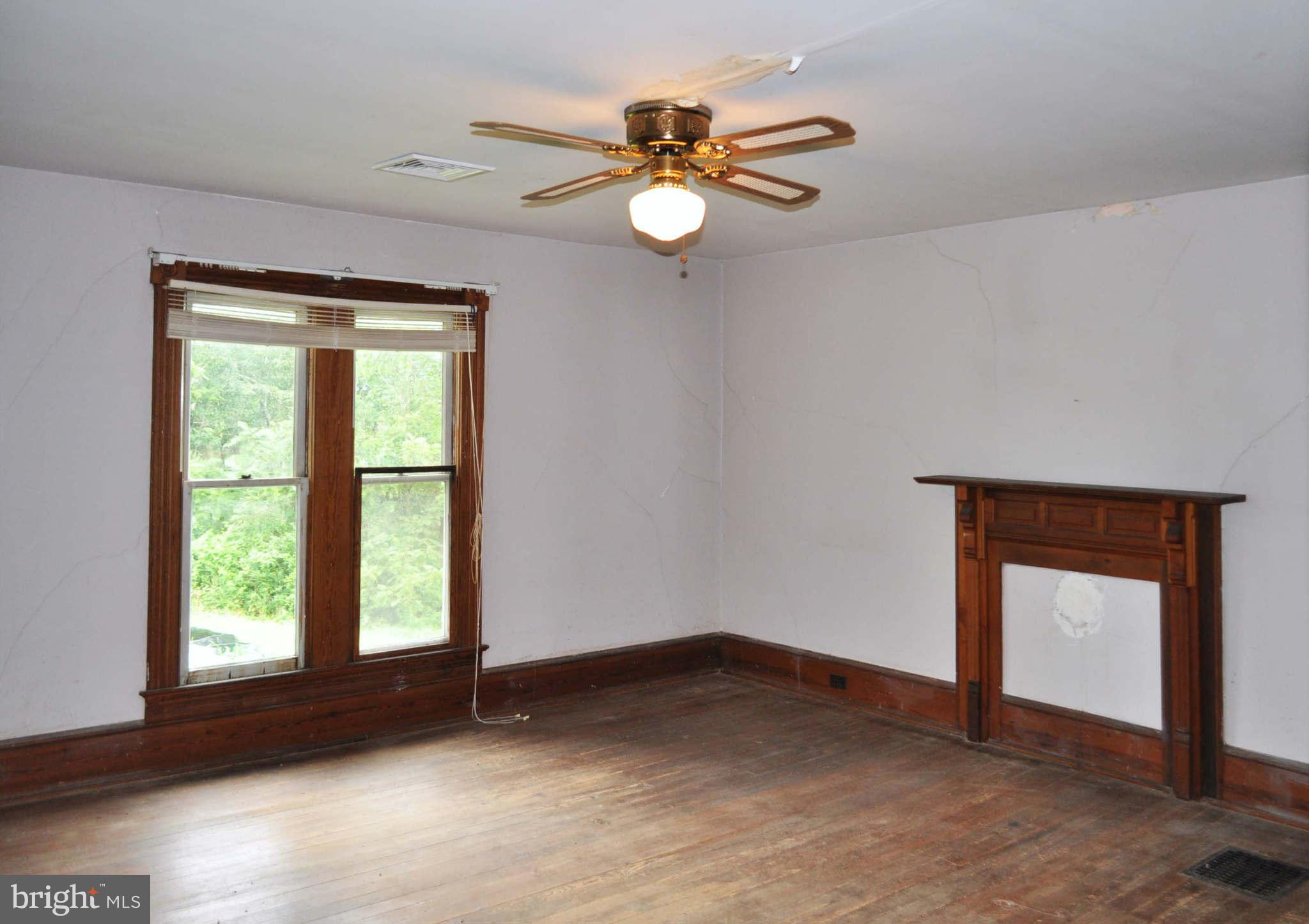24052 Batna Road Lignum, VA 22726 - Photo 16 of 30 Front Bedroom