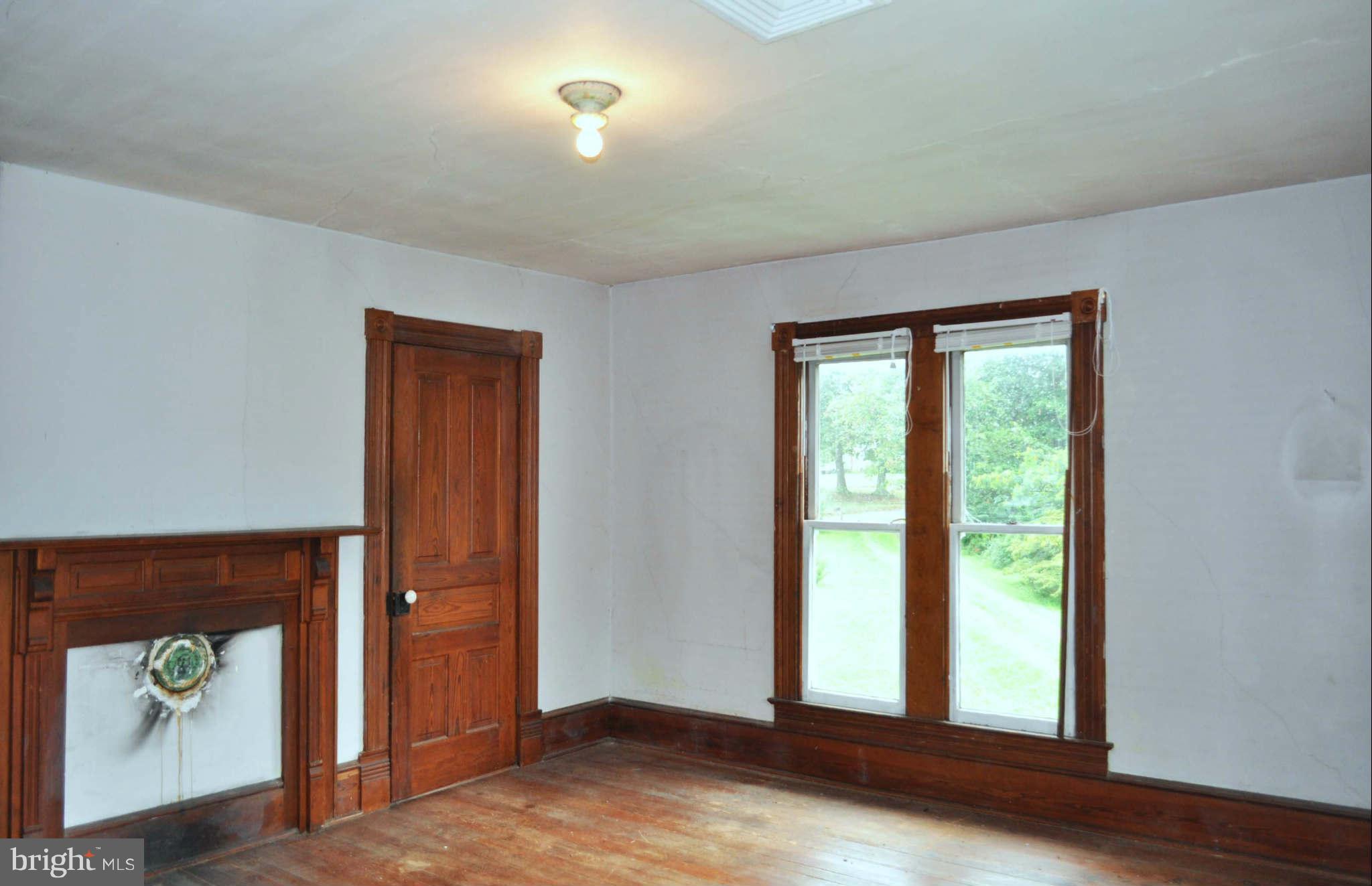 24052 Batna Road Lignum, VA 22726 - Photo 22 of 30 Back Bedroom