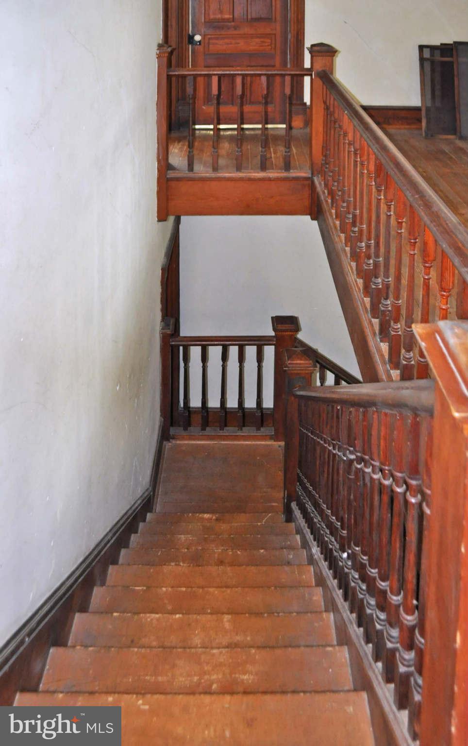 24052 Batna Road Lignum, VA 22726 - Photo 26 of 30 Stairs from Entry Foyer to Upper Foyer