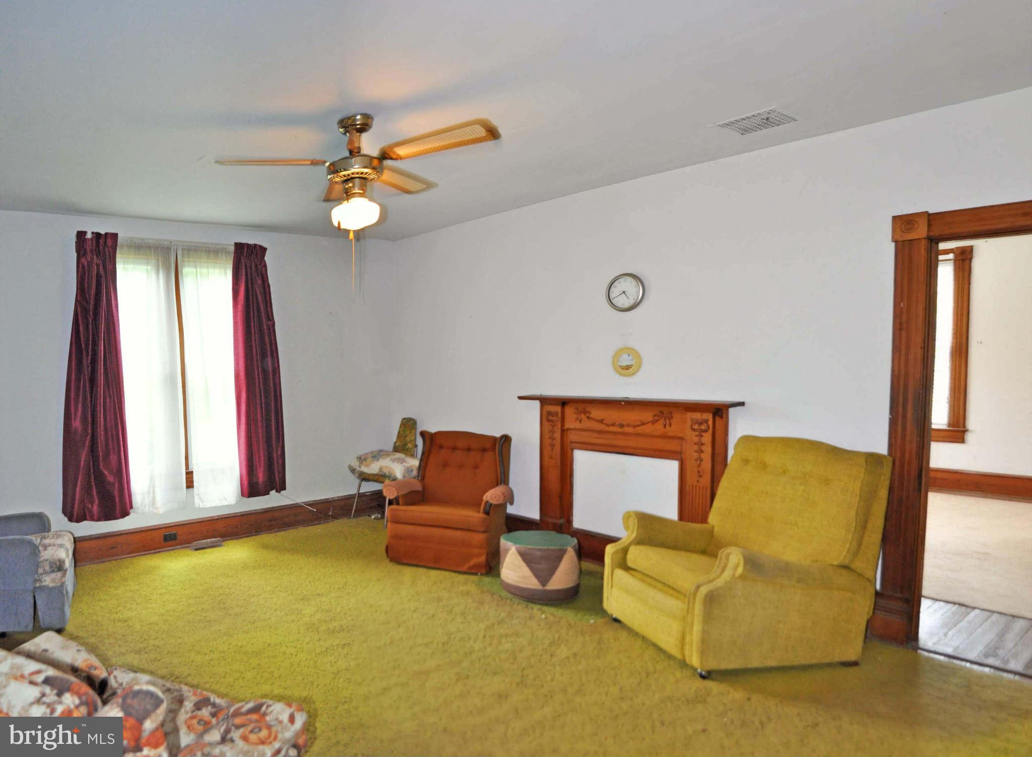 24052 Batna Road Lignum, VA 22726 - Photo 27 of 30 Living Room