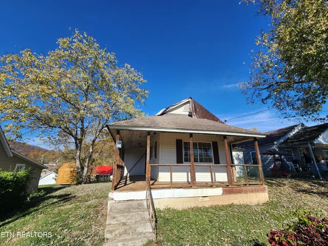 $75,900 | 709 East Ash Street, La Follette, TN 37766