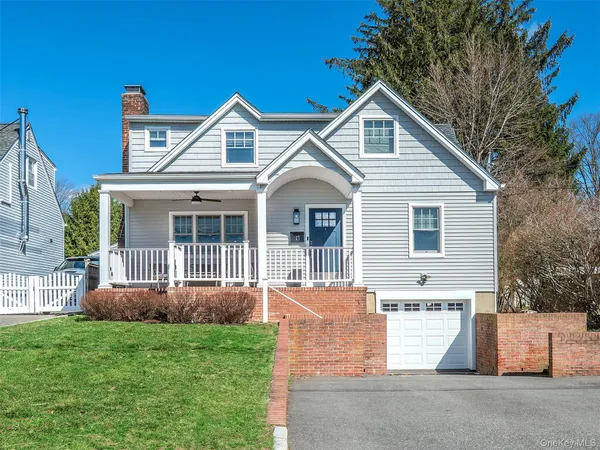 $12,000 | 17 Winans Place, Locust Valley, NY 11560