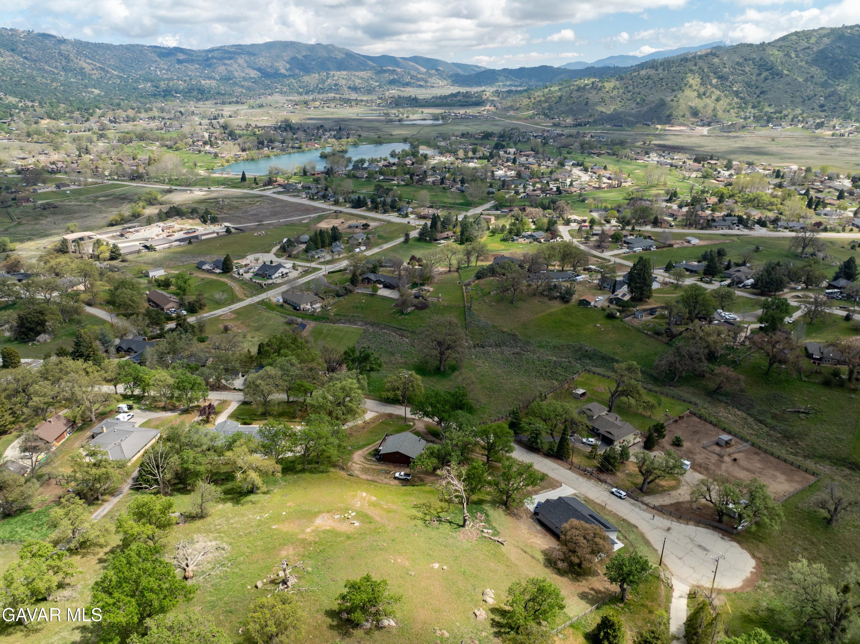 23841 Parke Court Tehachapi, CA 93561 - Photo 26 of 29 26-DJI_0178-HDR