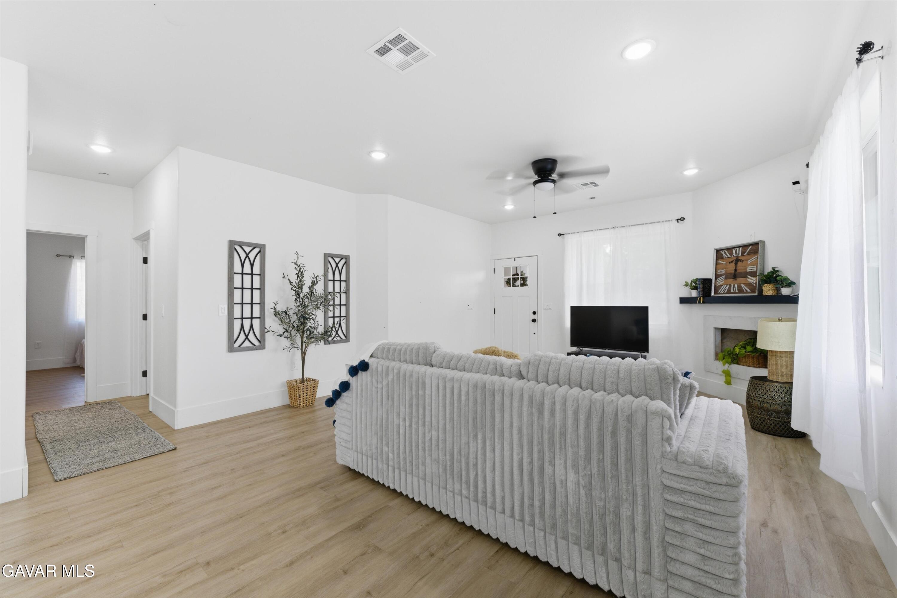 23841 Parke Court Tehachapi, CA 93561 - Photo 4 of 29 05-JYP09994