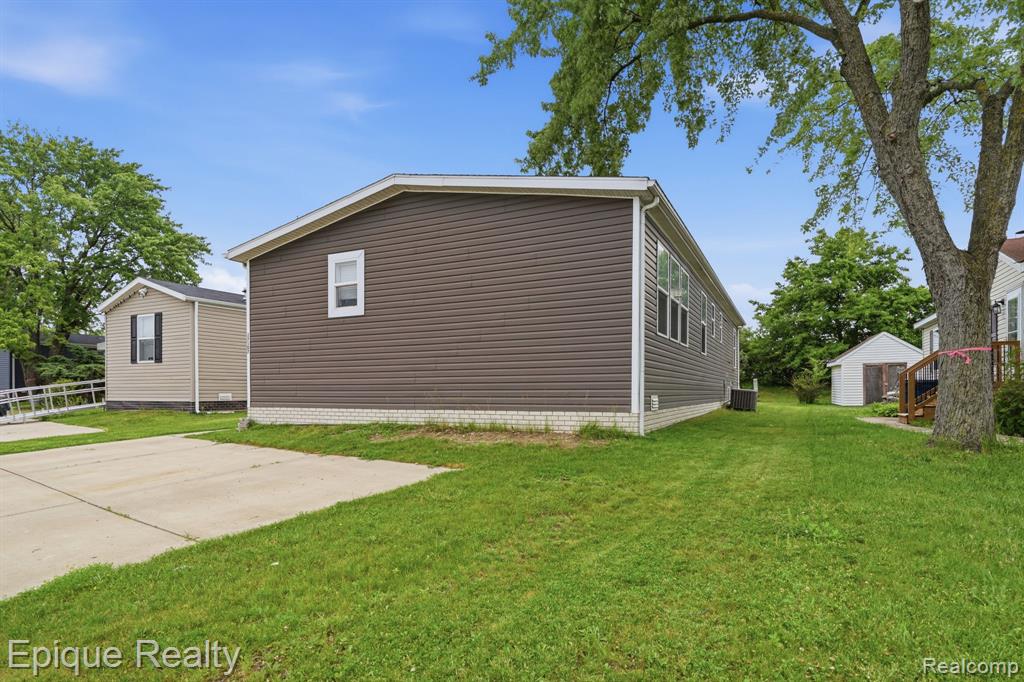 17107 Detroiter Avenue Davisburg, MI 48350 - Photo 3 of 25