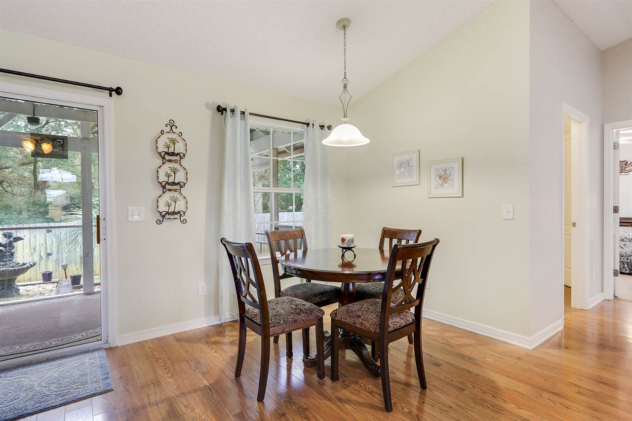 19910 Pitkin Drive Foley, AL 36535 - Photo 4 of 20 Breakfast Area