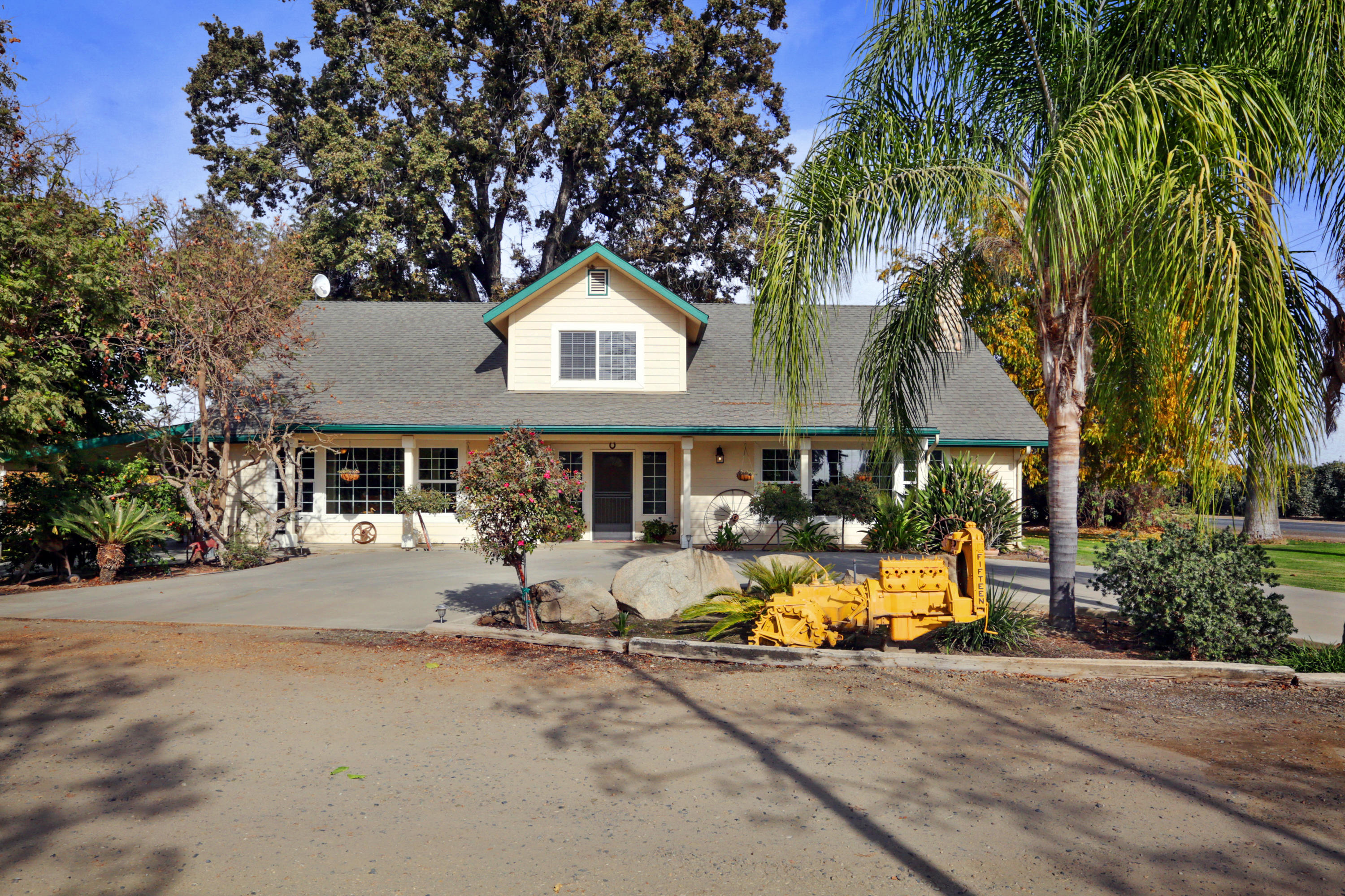 2327 North Anderson Road Exeter, CA 93221 - Photo 1 of 82 2H1A7717A