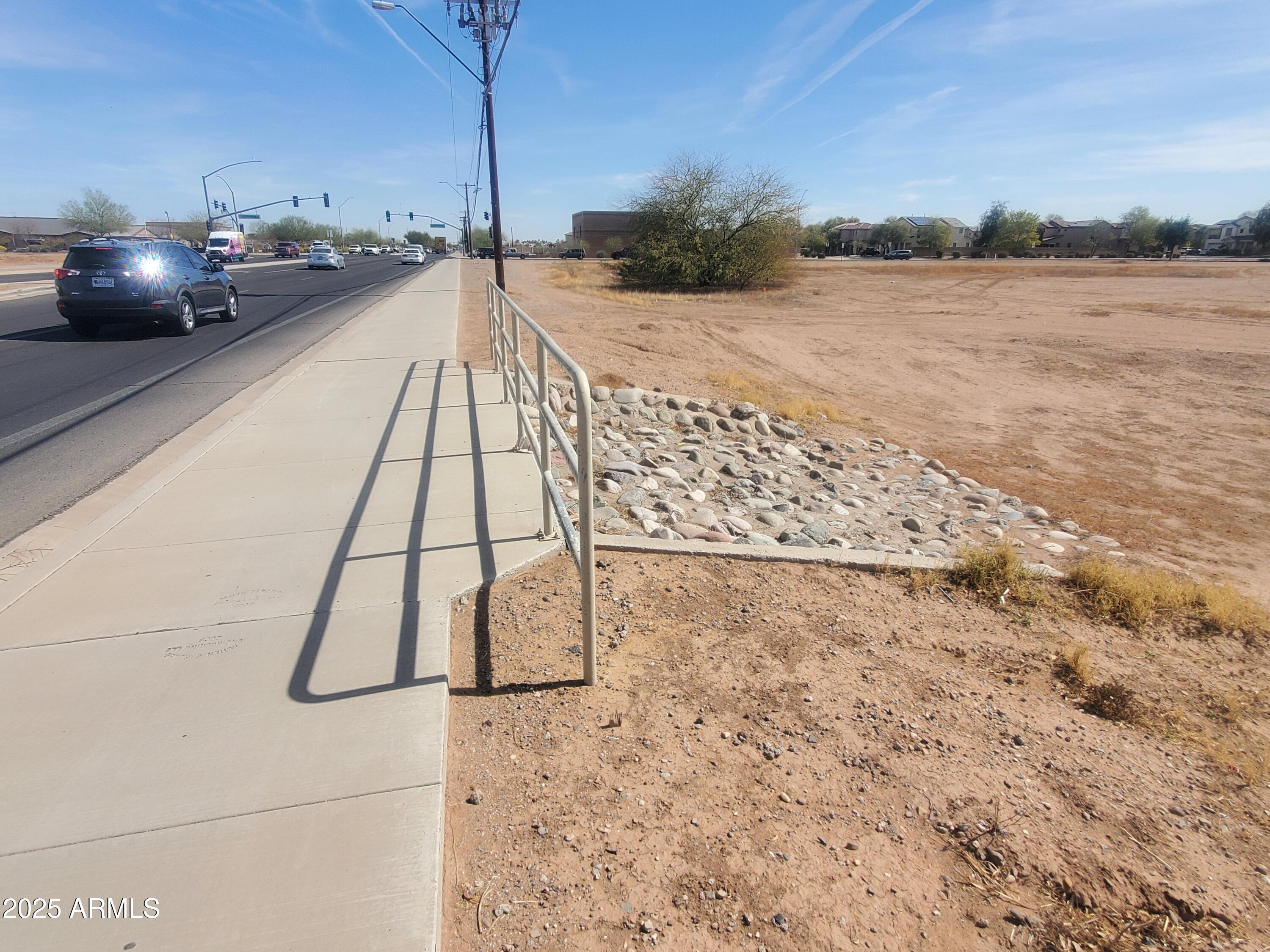 1347 East Cottonwood Lane Casa Grande, AZ 85122 - Photo 4 of 10 a view of outdoor space and swimming pool
