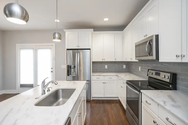 $2,500 | 2020 14th Avenue North, Nashville, TN 37208