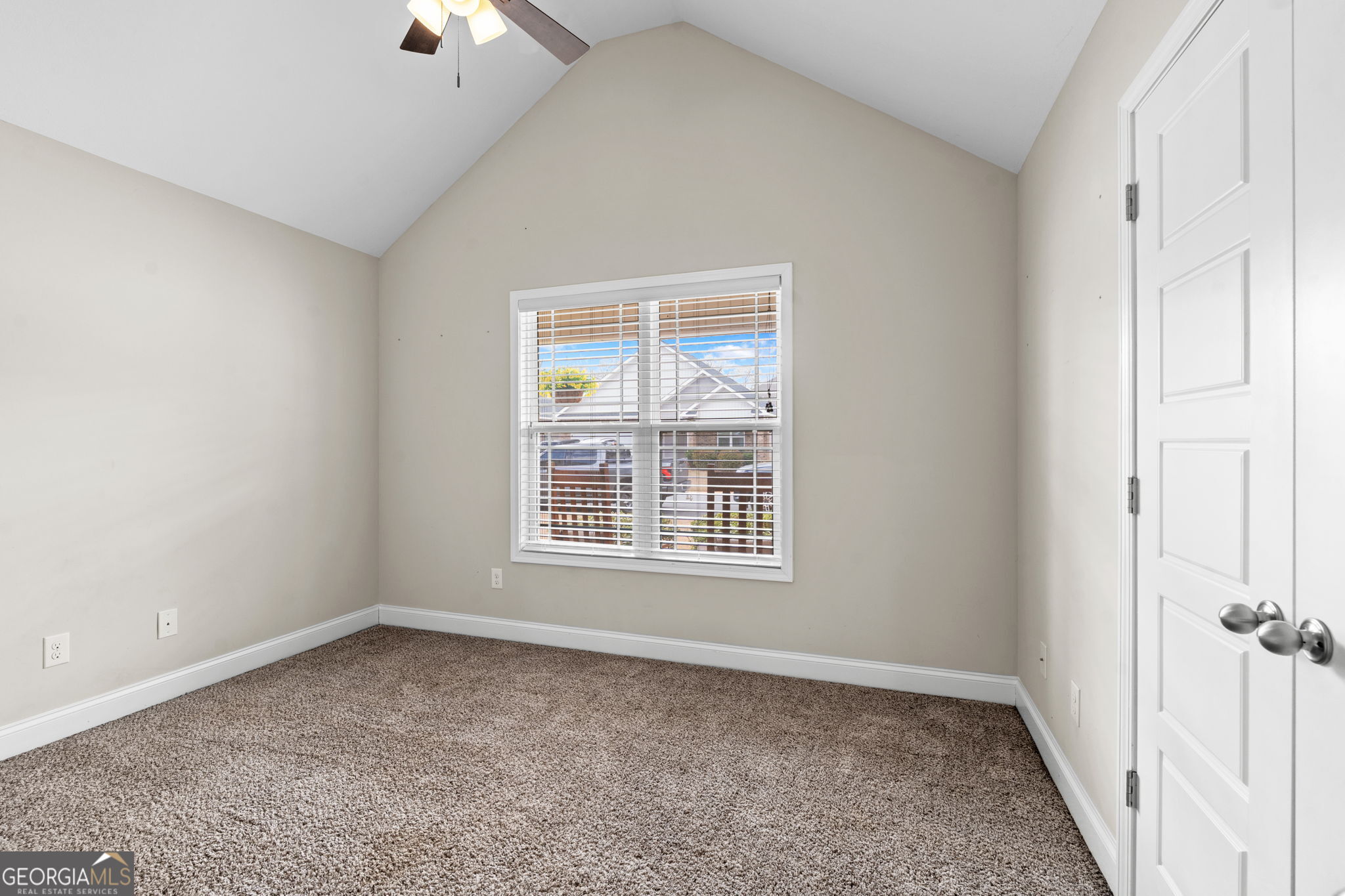 171 Hawks Rdg Trace Byron, GA 31008 - Photo 27 of 34 an empty room with a window