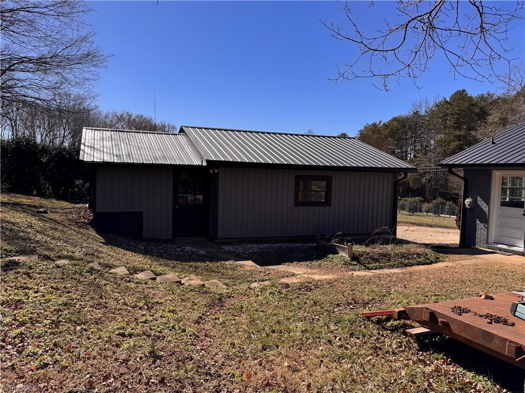 2082 Hedrick Mill Road Lexington, NC 27292 - Photo 2 of 24 Carport and back building