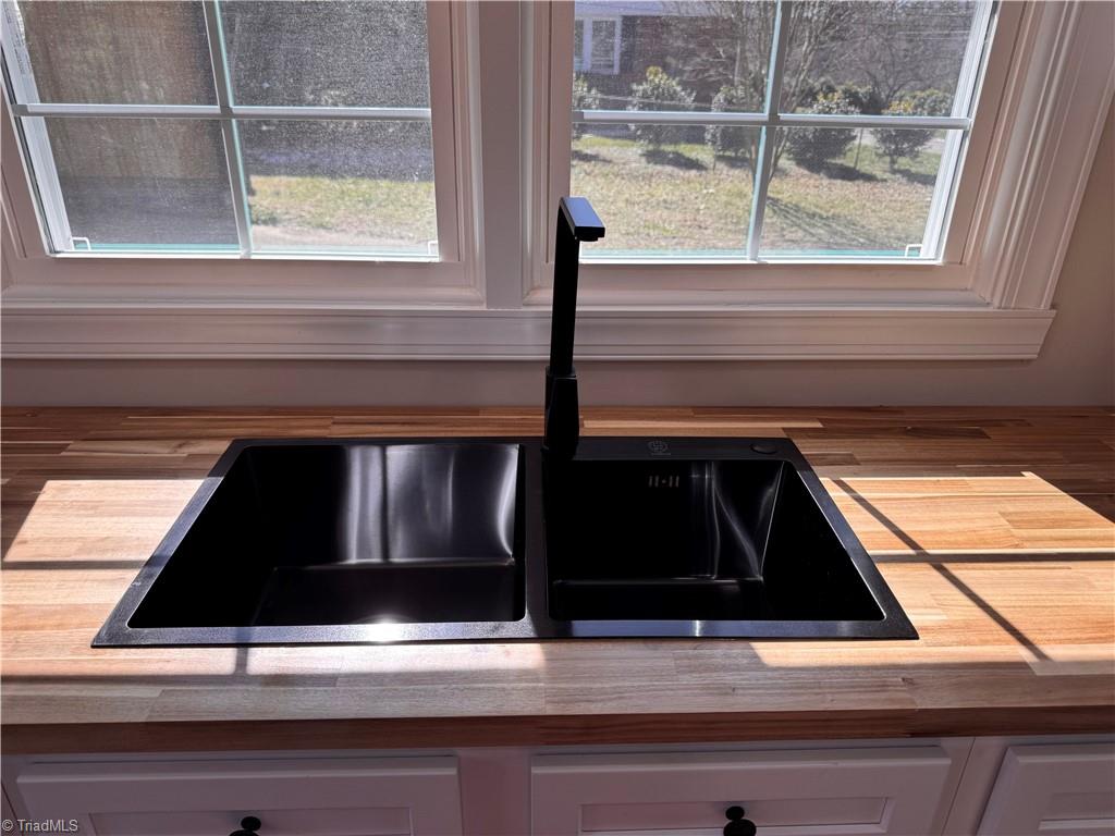 2082 Hedrick Mill Road Lexington, NC 27292 - Photo 5 of 24 Gallery Image 5