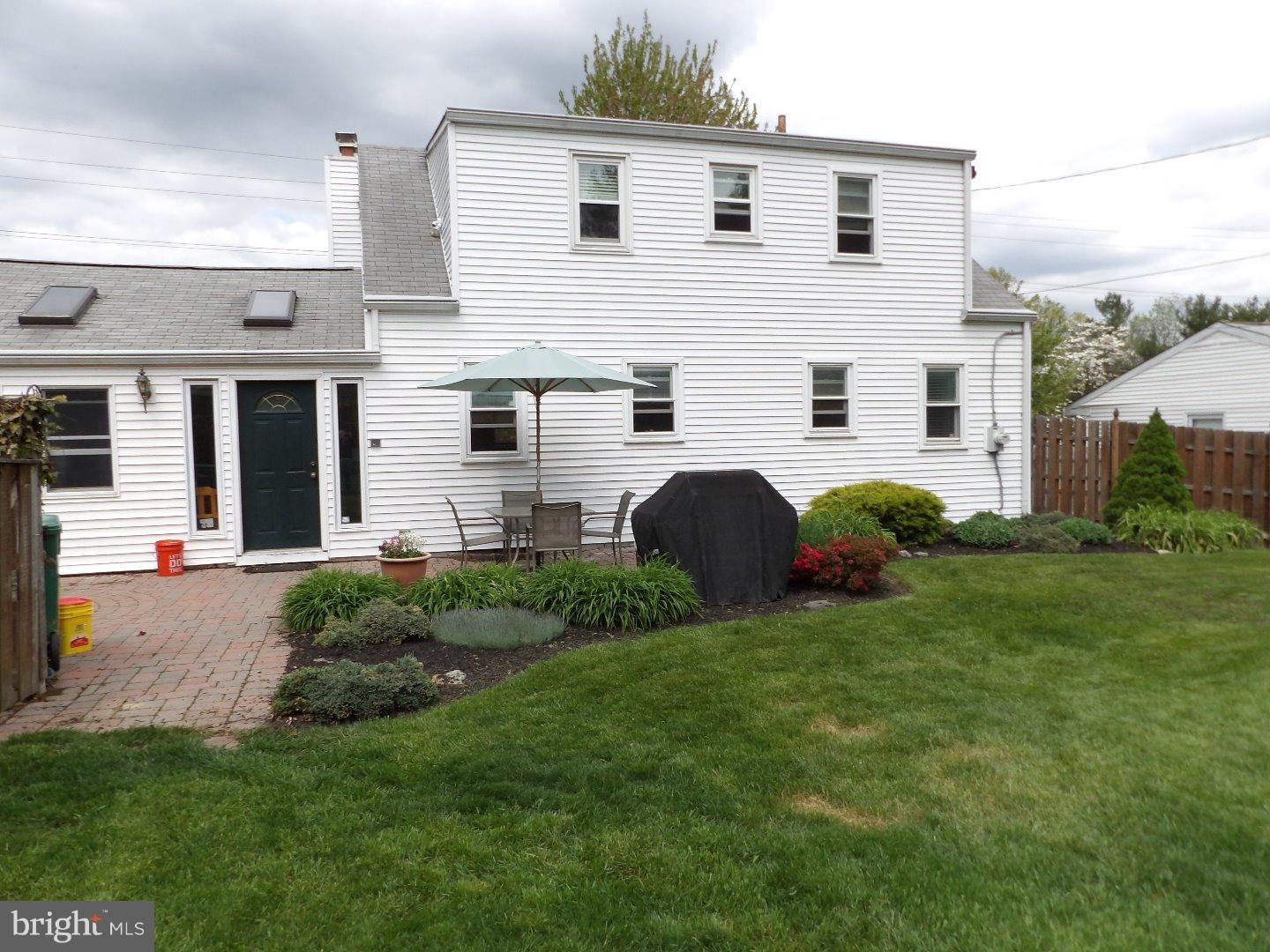 831 Big Oak Road Yardley, PA 19067 - Photo 2 of 19 Gallery Image 2