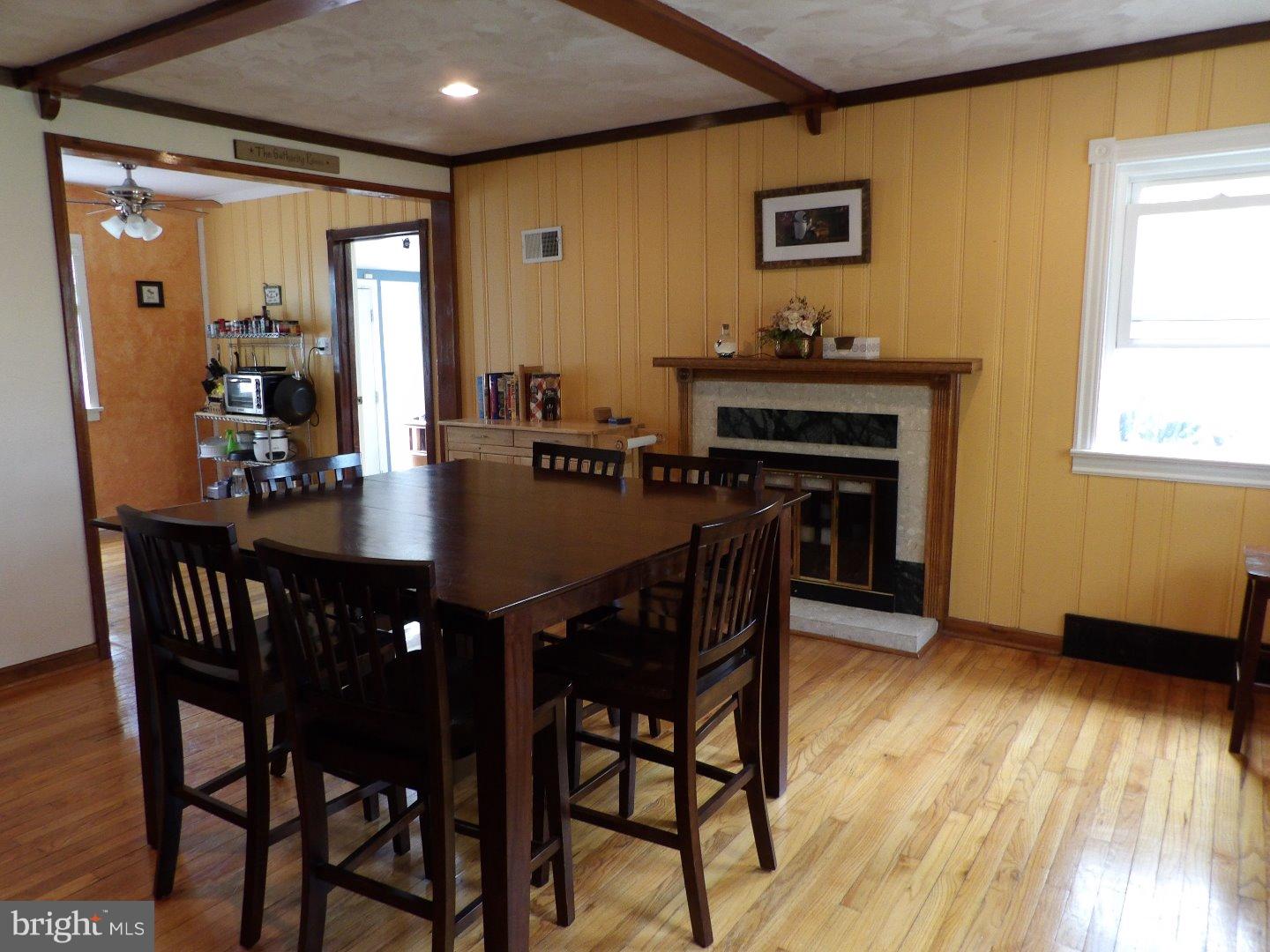 831 Big Oak Road Yardley, PA 19067 - Photo 7 of 19 Dining Room