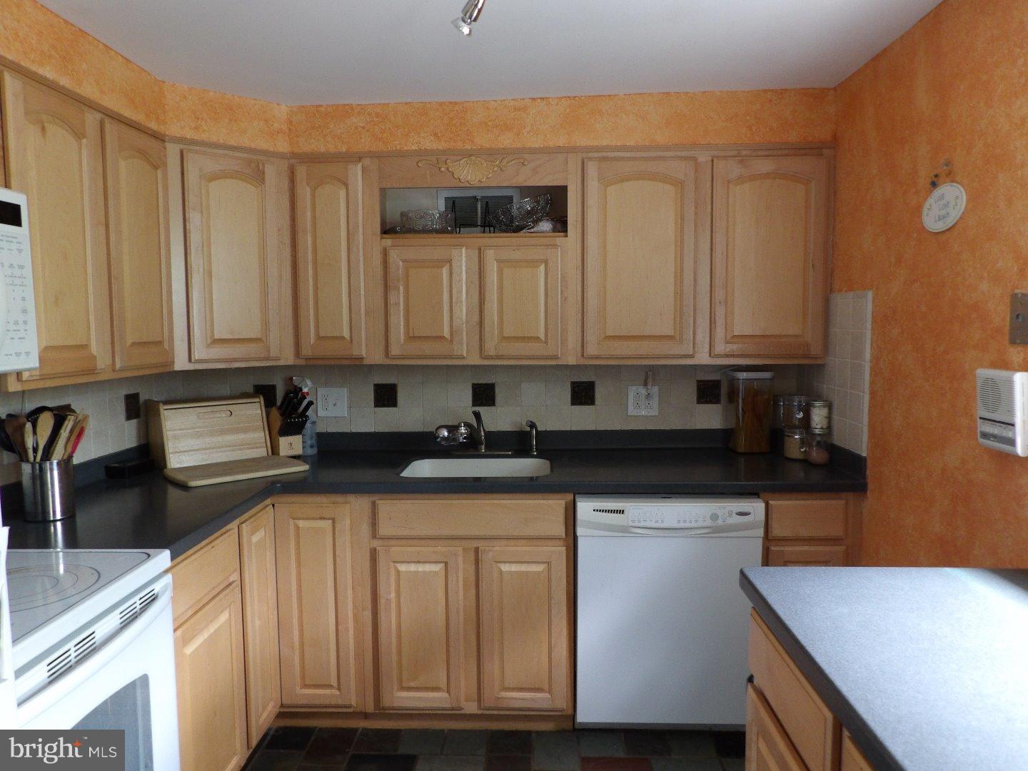 831 Big Oak Road Yardley, PA 19067 - Photo 8 of 19 Kitchen