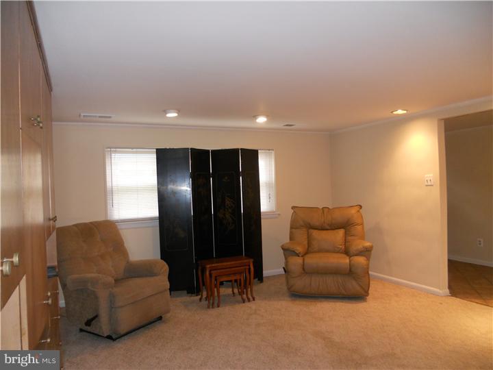 3247 Oak Road Huntingdon Valley, PA 19006 - Photo 6 of 14 Family Room