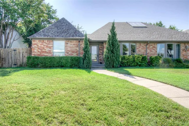 $2,850 | 10630 Sandpiper Lane, Dallas, TX 75230