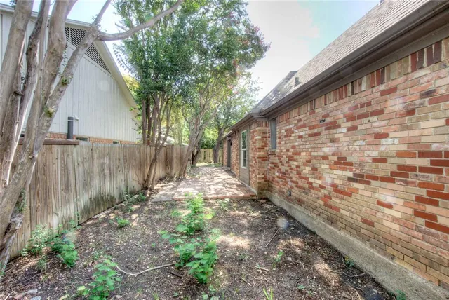 $2,850 | 10630 Sandpiper Lane, Dallas, TX 75230