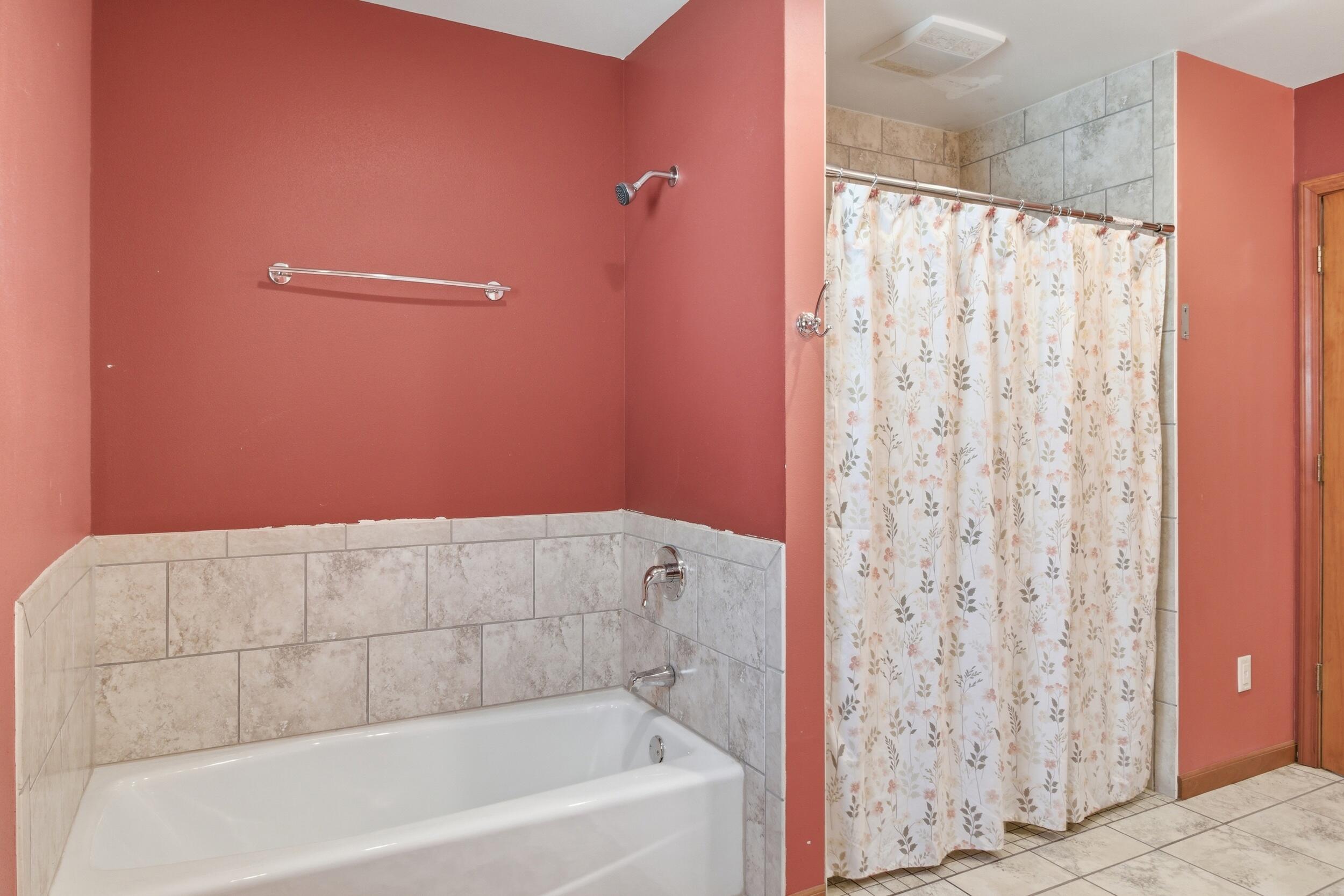 5146 North 107th Street Milwaukee, WI 53225 - Photo 12 of 29 Bathroom