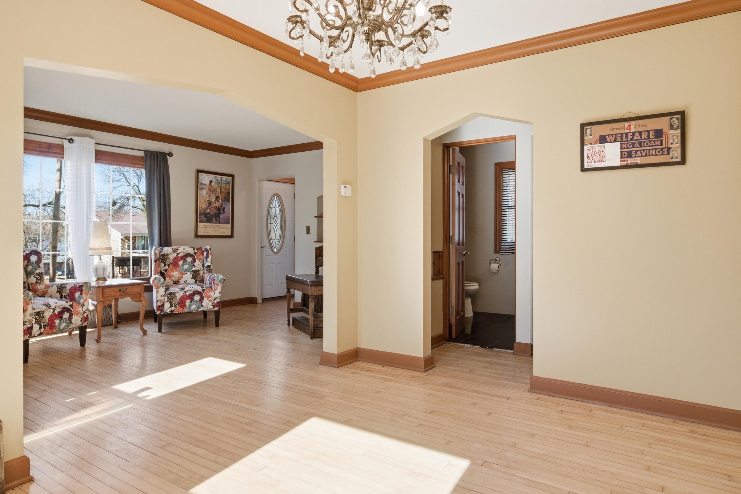 5146 North 107th Street Milwaukee, WI 53225 - Photo 21 of 29 Living Room