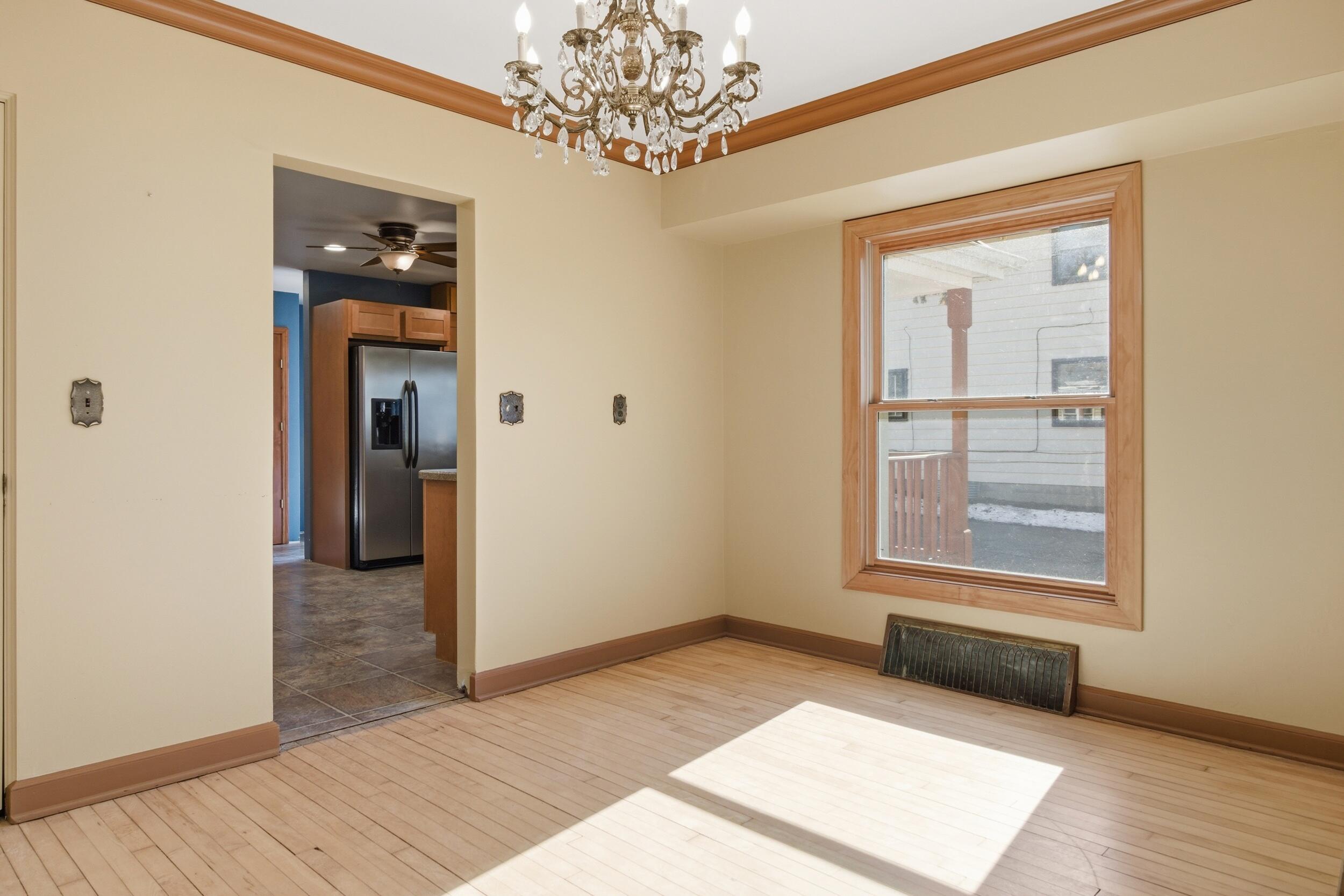 5146 North 107th Street Milwaukee, WI 53225 - Photo 22 of 29 Living Room