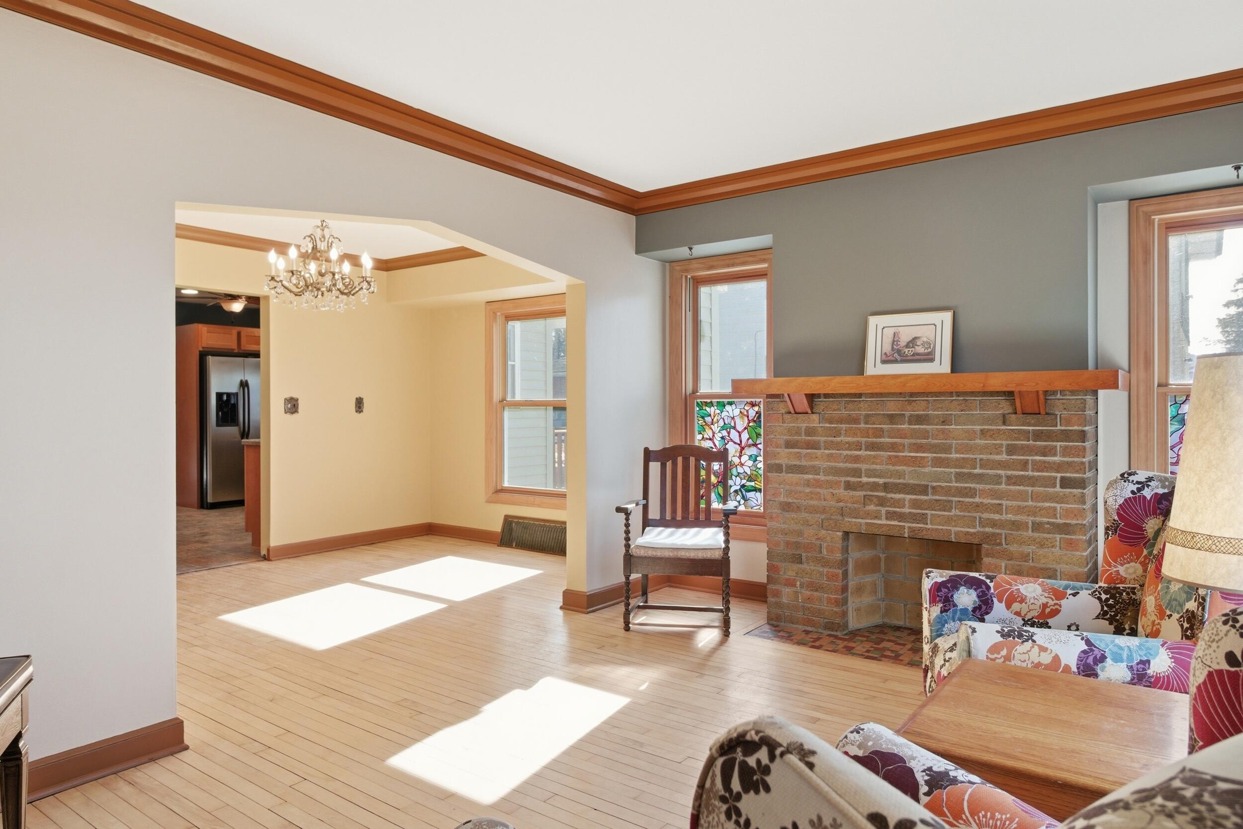 5146 North 107th Street Milwaukee, WI 53225 - Photo 4 of 29 Living Room