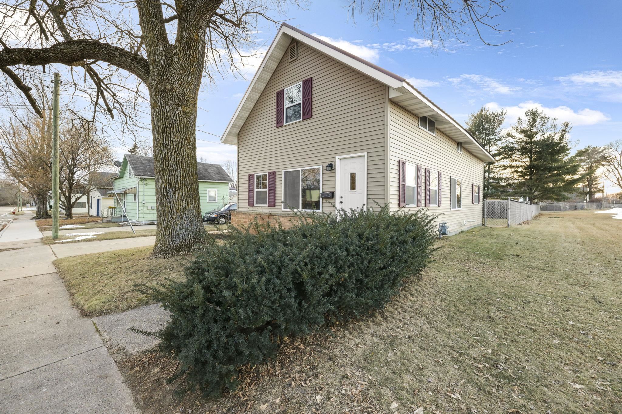 152 Auto Street Clintonville, WI 54929 - Photo 1 of 1 Gallery Image 1
