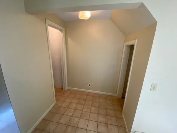 $2,015 | 47 Summer Street, Unit C, Northampton, MA 01060