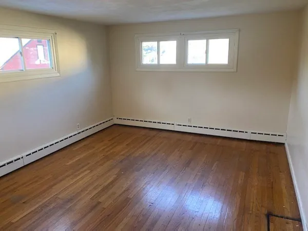 $2,015 | 47 Summer Street, Unit C, Northampton, MA 01060