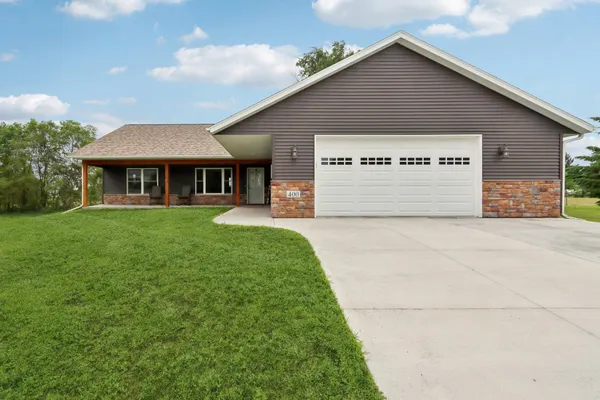 $485,000 | 400 Mourning Dove Court, Arena, WI 53503